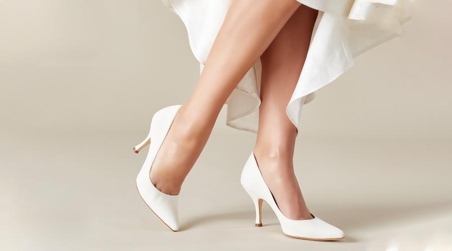 How to Enjoy Dancing in Your Wedding Shoes