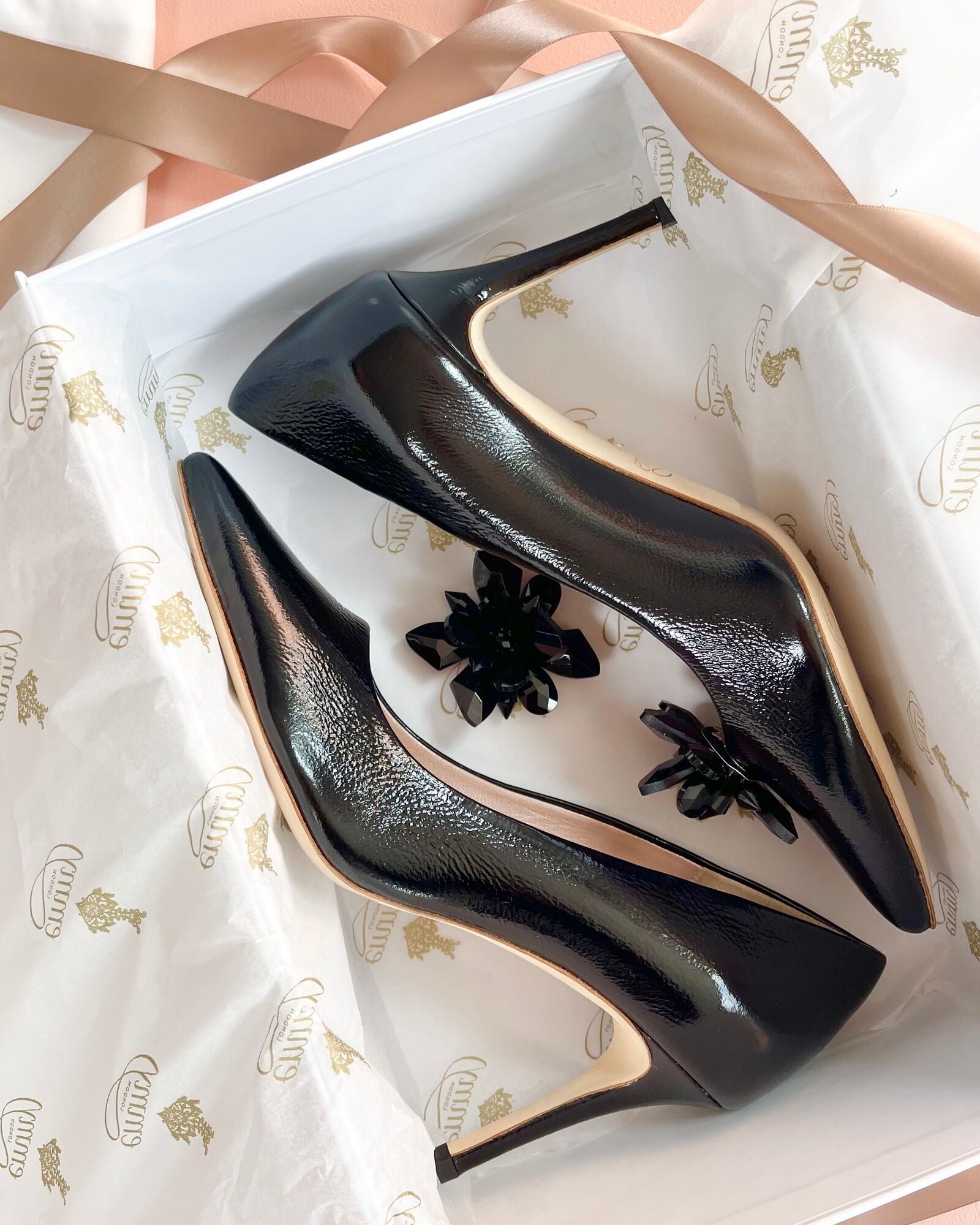 Claudia Mid Heel Fashion Shoe Black Leather Pointed Court Shoe  image