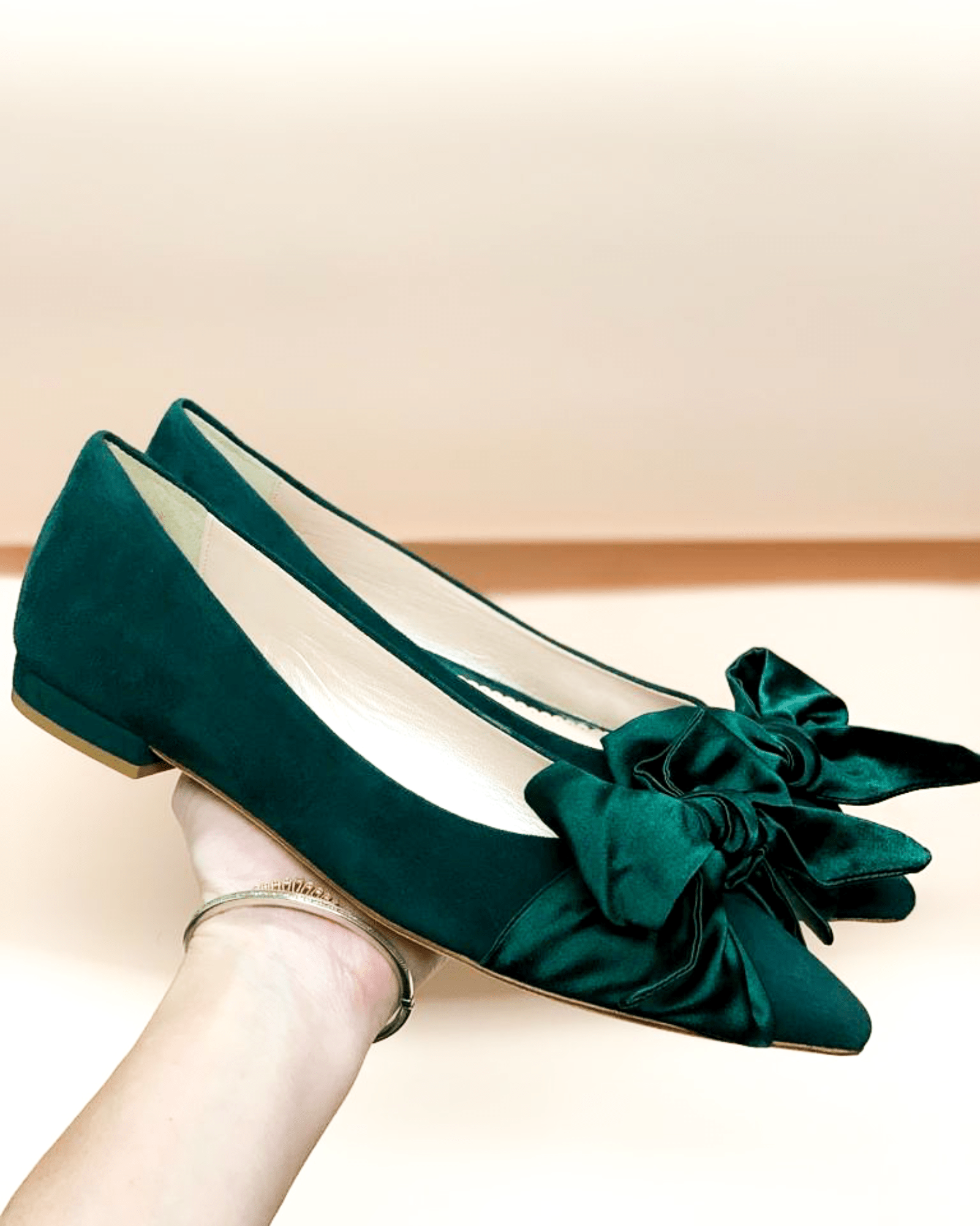 Florence Flat Fashion Shoe Green Suede Flat Shoe with Satin Bow  image